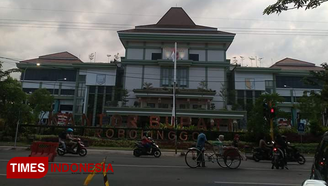 Kantor bupati Probolinggo berdiri megah di jantung Kota Kraksaan (foto: Dokumen)