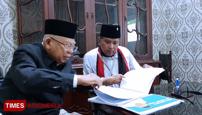 Sekretaris TKN duet Jokowi-KH Ma'ruf Amin, Hasto Kristiyanto saat mengunjungi Cawapres KH Ma'ruf Amin di Rumah Situbondo,Kawasan Menteng, Jakarta Pusat.  (Foto: TKN For TIMES Indonesia)