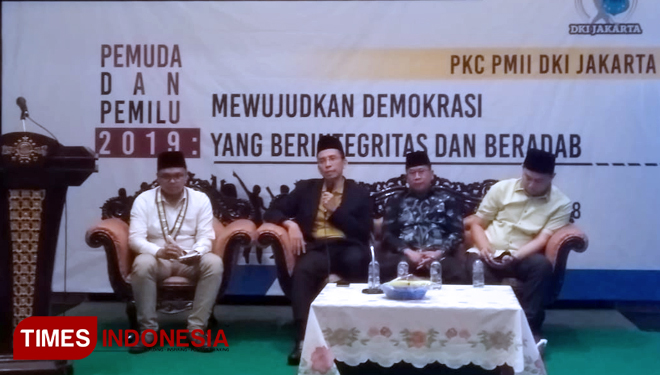 TGB Zainul Majdi (dua dari kiri) (FOTO: Alfi Dimyati/TIMES Indonesia)