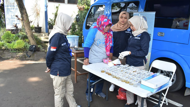 BNN Kabupaten Malang lakukan tes urine di Pendopo Kabupaten Malang hasilnya negatif narkoba. (FOTO: Istimewa)