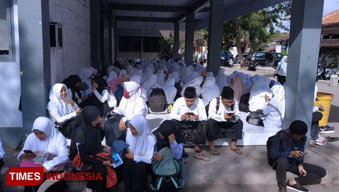 Suasana pembelajaran Madrasah Diniyah di Masjid dan aula utama IAIN Tulungagung, Selasa (11/12/2018) (Foto: IAIN Tulungagung for TIMES Indonesia)
