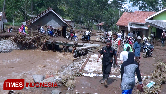 Kondisi kecamatan tiris pasca diterjang banjir bandang (FOTO: Dok. TIMES indonesia)