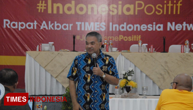 Dr Aqua Dwipayana saat memberi motivasi dalam acara Rapat Akbar TIN Outlook 2019. (FOTO: Ahitya Hendra/TIMES Indonesia)