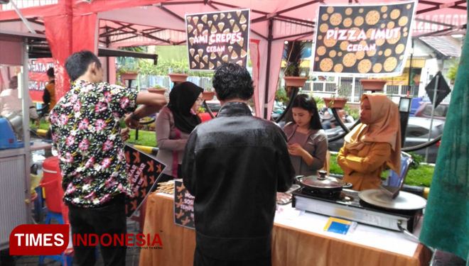 Beragam jajanan kuliner khas Batu dijual di Gebyar Kuliner 2018 yang dilaksanakan mulai hari Jumat hingga Minggu. (FOTO: Muhammad Dhani/TIMES Indonesia)