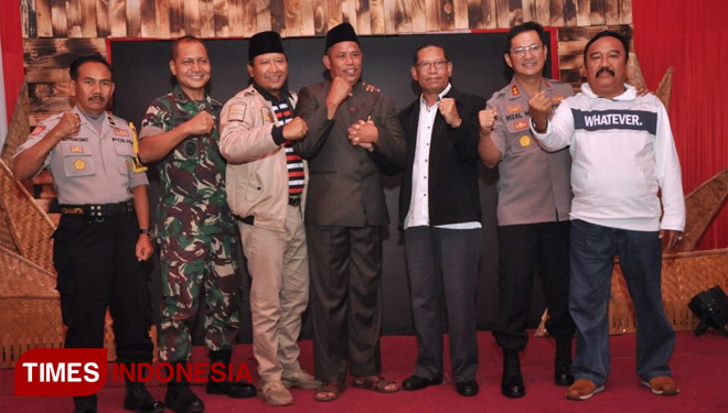 Forkopimda Kabupaten Pasuruan dalam acara Cangkrukan 3 Pilar. (FOTO:AJP/TIMES lndonesia)