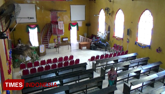 Suasana dalam Gereja Merah Probolinggo. (FOTO: Happy L. Tuansyah/TIMES Indonesia)