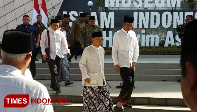 Presiden Jokowi didampingi KH Sholahudin Wahid meresmikan Museum Islam Indonesia di PP Tebuireng Jombang. (FOTO: Anwar/TIMES Indonesia)