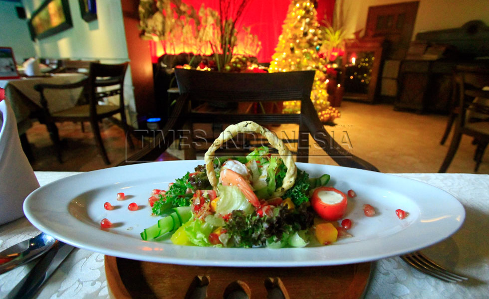 Lime and King Prawns, Fresh mango, Crisp Salad Leaves with Citrus Mayonnaise Dressing untuk salad yang disajikan Melati Restaurant sebagai menu natal 2018. (Foto : Tria Adha/TIMES Indonesia).