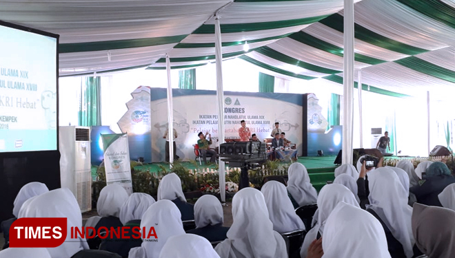 Mantan Wakil Ketua I IPNU, Al Amin Nasution memberikan sambutan di acara Pembukaan Kongres XIX IPNU dan Kongres XVIII IPPNU di Ponpes Khas Kempek Cirebon, Jawa Barat, Sabtu (22/12/2018). FOTO: Dena Setya Utama