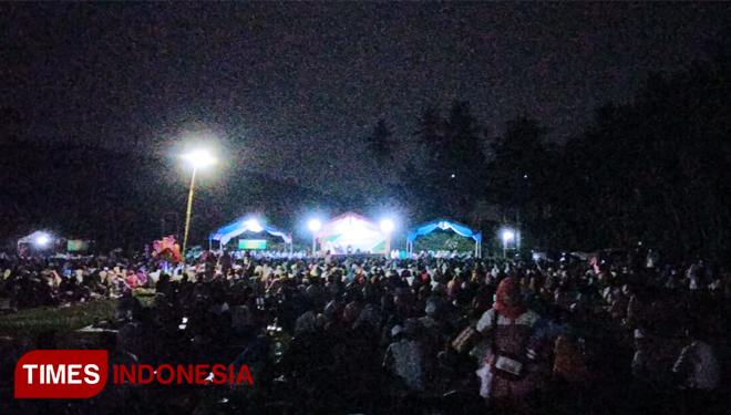 Suasana pengajian akbar yang digelar kaum emak-emak Desa Tambong, Kecamatan Kabat, Banyuwangi. (Foto : Syamsul Arifin/ TIMES Indonesia)