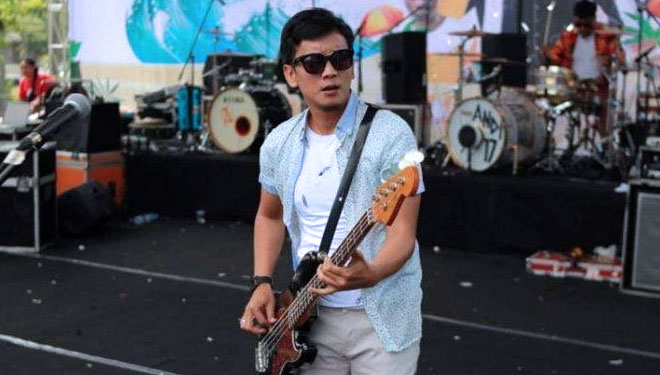 Pemain bass grup band Seventeen, Muhammad Awal Purbani atau Bani (Foto: Instagram/Bani Seventeen)