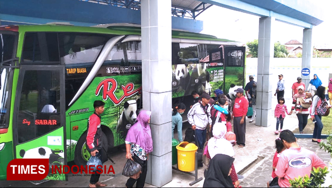 Suasana terminal bus Seloaji, Ponorogo. (FOTO: Endra Dwiono/TIMES Indonesia)