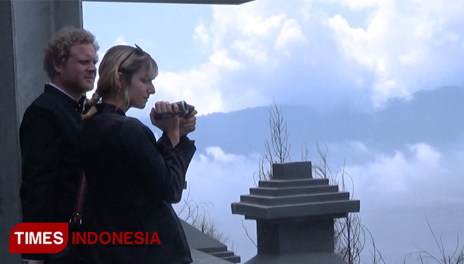 Liburan Tahun Baru Puncak Seruni Poin Bromo Ramai Wisatawan