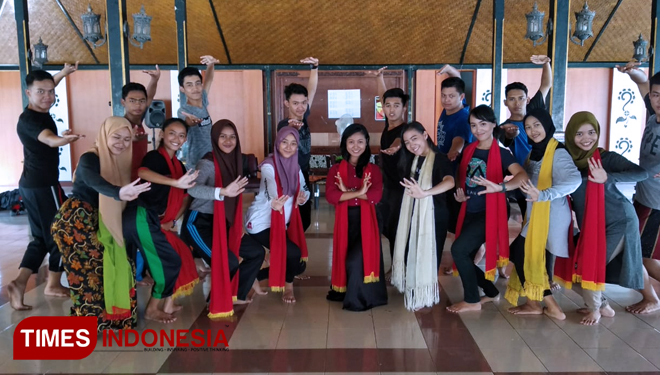 Para peserta finalis Untuk Pemilihan Duta Daerah dan Jebeng Thulik Banyuwangi. (FOTO: Agung Sedana/TIMES Indonesia)