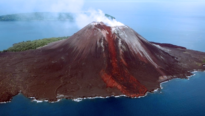 Gunung Anak Krakatau. (FOTO: Antara)