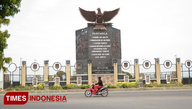 Perempatan-patung-jalur-Pantura-2.jpg