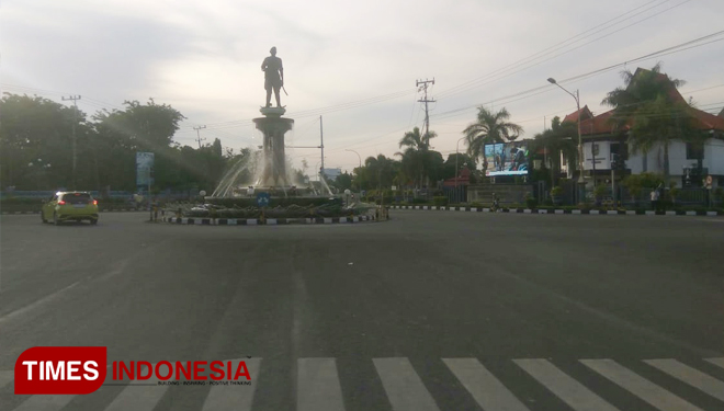 Suasana Perempatan patung jalur Pantura Tuban Bumi Wali The Spirit Of Harmony, Senin (31/12/2018) (Foto: Safuwan TIMESIndonesia)