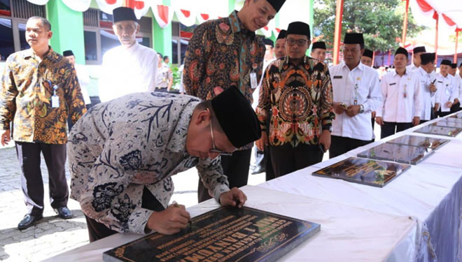Menteri Agama, Lukman Hakim Saifuddin meresmikan PTSP Kemenag RI ke-34 di Jateng (Foto: kemenag)