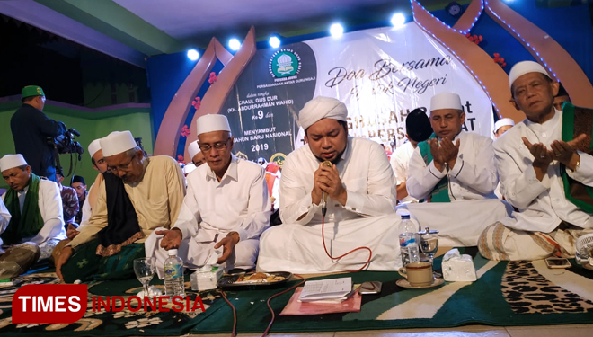 Dengan Basmalah, KHR Ahmad Azaim Ibrahimy Hipnotis Jemaah Hingga Bupati Salwa Menangis