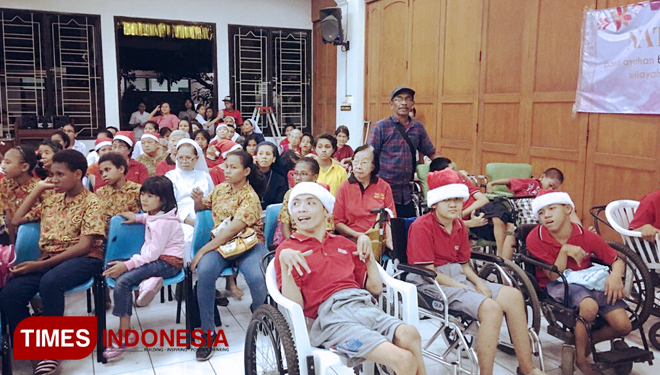 TIMES-Indonesia-Peringati-Natal-Komunitas-Paroki-Salib-Suci-St.-Petrus-Sidoarjo-Gelar-Bakti-Sosial-2.jpg