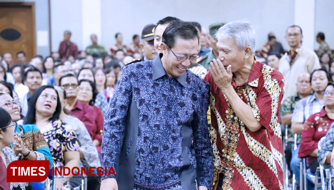 Bupati Tuban Bumi Wali, The Spirit Of Harmony KH. Fathul Huda, saat menghadiri Perayaan Natal Bersama umat Kristiani dari HKNSI, Badan Musyawarah Antar Gereja (BAMAG) Rabu (09/01/2018) malam. (FOTO: Agus Media Center Humas Pemkab Tuban For TIMES Indonesia