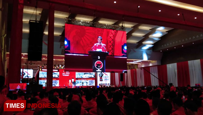 Presiden Jokowi saat menyampaikam pidato di acara HUT ke-46 PDI Perjuangan. (FOTO: Hasbullah/TIMES Indonesia).