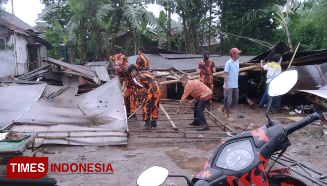 6300 Koleksi Gambar Rumah Roboh Kartun Terbaru