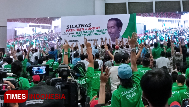 Ratusan pengemudi online gelar acara silaturahmi bersama Presiden Joko Widodo (Jokowi) di Jiexpo Kemayoran, Jakarta, Sabtu (12/1/2019). (FOTO: Rahmi Yati Abrar/TIMES Indonesia)