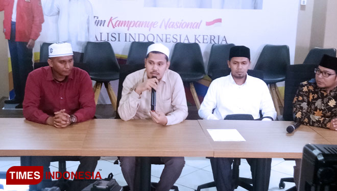 Ketua Ikatan Dai Aceh (IDA) Tengku Marsyuddin Ishak di Posko Cemara, Menteng, Jakarta Pusat. (FOTO: Hasbullah/TIMES Indonesia).