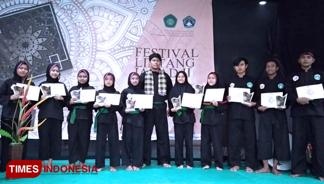 MTs NU Pakis mendapatkan juara Umum di pada Perlombaan Pagar Nusa (Foto: Nadia/TIMES Indonesia)