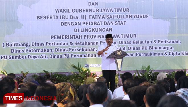Pakde Karwo Berikan Kesan, Pesan Serta ijin pamit Kepada Para ASN Pemprov Jatim (Foto: TIMES Indonesia Network)