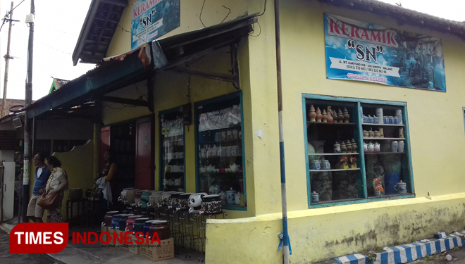 Kampung Keramik  Dinoyo  Pusat  Home Industry Keramik  di  Kampung Keramik  Dinoyo  Pusat  Home Industry Keramik  di