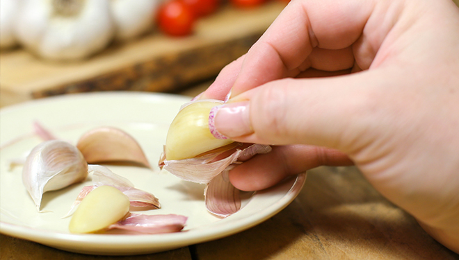 Cara menghilangkan bau bawang putih di tangan (FOTO: Ilustrasi)