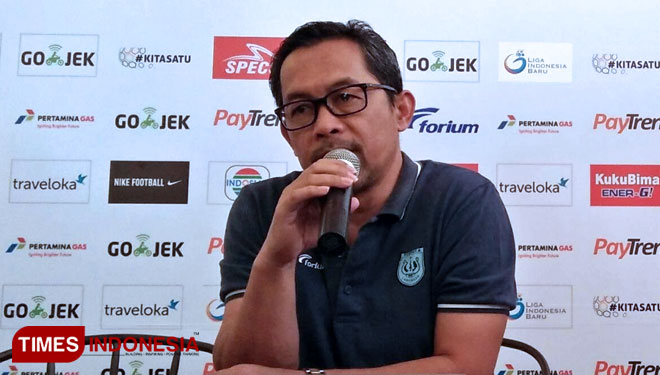 Aji Santoso, Pelatih Persela Lamongan, (FOTO: MFA Rohmatillah/TIMES Indonesia)