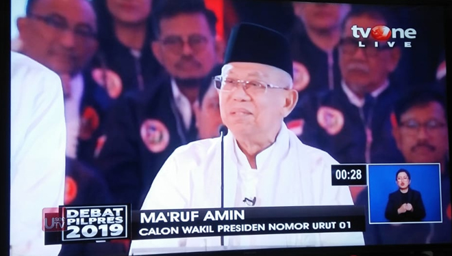 Calon Wakil Presiden (Cawapres) KH.Ma'ruf Amin saat menjawab pertanyaan dari Prabowo-Sandi (foto: edi junaidi ds)