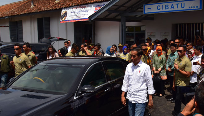 Presiden RI Jokowi membuka kembali Stasiun Cibatu, Jabar (Foto: Setkab RI for TIMES Indonesia)