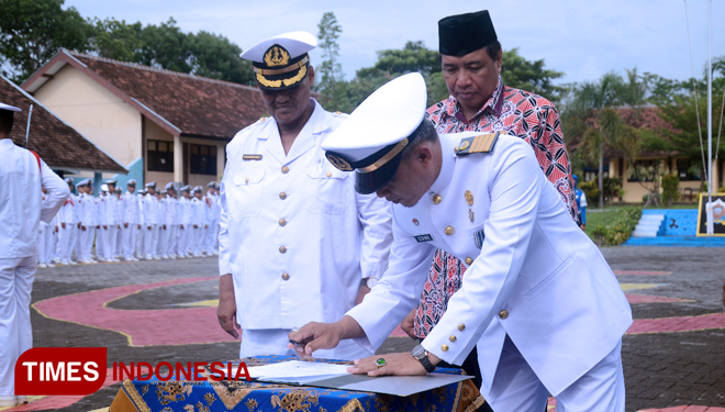 TIMES-Indonesia-Kepala-Sekolah-SMK-Pelayaran-Banyuwangi-2.jpg