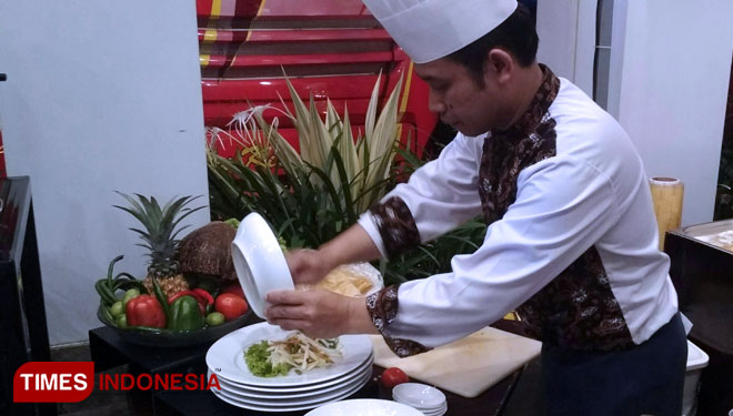 Live cooking di Ibis Styles Hotels Malang. (FOTO: Nadya Rahma Putri/times Indonesia) 