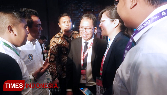 Ketua Plt PSSI Joko Driyono saat memberikan konferensi pers hasil dari kongres tahunan PSSI, Minggu (20/1/2019). (FOTO: Khadafi/TIMES Indonesia)