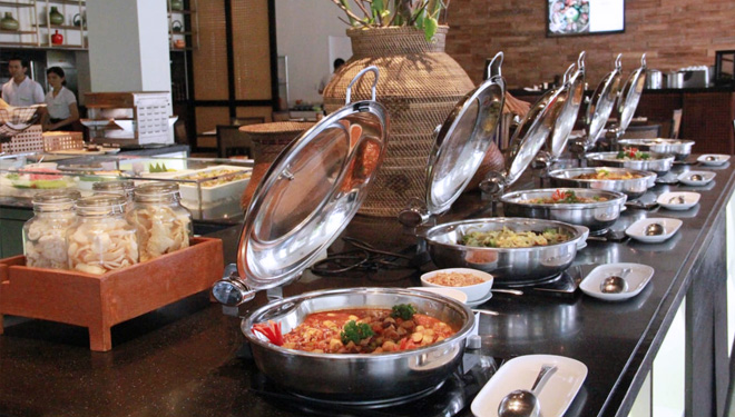 Cukup dengan harga Rp 150.000,- saja pengunjung  dapat bebas menikmati sajian menu makanan, mulai dari menu pembuka, menu utama dan menu penutup. (FOTO: Istimewa)
