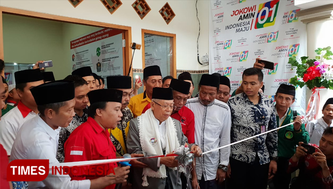 Cawapres KH Ma'ruf Amin saat meresmikan Kantor TKD Trenggalek. (FOTO: Monang Sinaga for TIMES Indonesia).