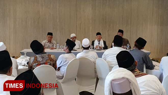 Cawapres nomor urut 01, KH Ma'ruf Amin saat mengadakan pertemuan dengan ulama Madura. (FOTO: Monang Sinaga for TIMES Indonesia).