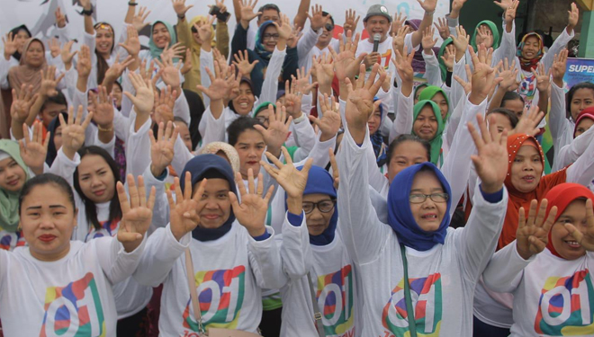 Fun Campaign Relawan Suara Pergerakan Rakyat untuk Jokowi atau SuperJo kampanyekan calon presiden nomor urut 01, duet Jokowi-KH Ma'ruf Amin