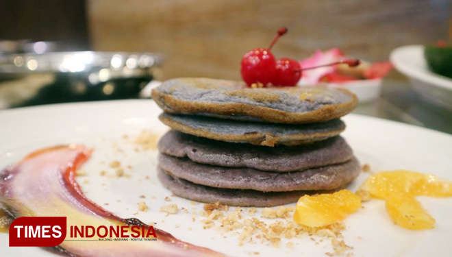TIMES-Indonesia-Hotel-Santika-Pandegiling-Sajikan-Kue-Keranjang-3.jpg