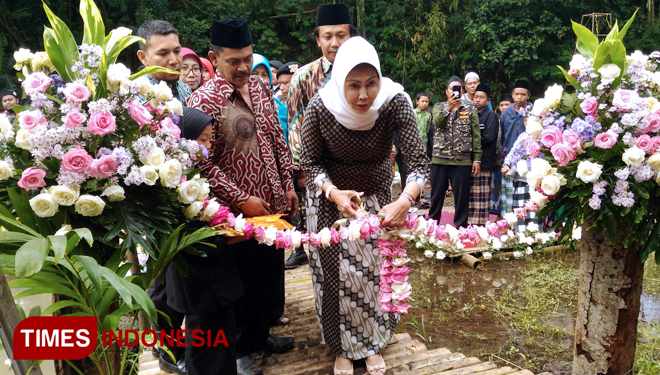 Peresmian Pesantren Rakyat oleh Wali Kota Batu, Dewanti Rumpoko dan dihadiri oleh tokoh NU, Muhammadiyah dan Lintas Agama. (FOTO: Muhammad Dhani Rahman/TIMES Indonesia)