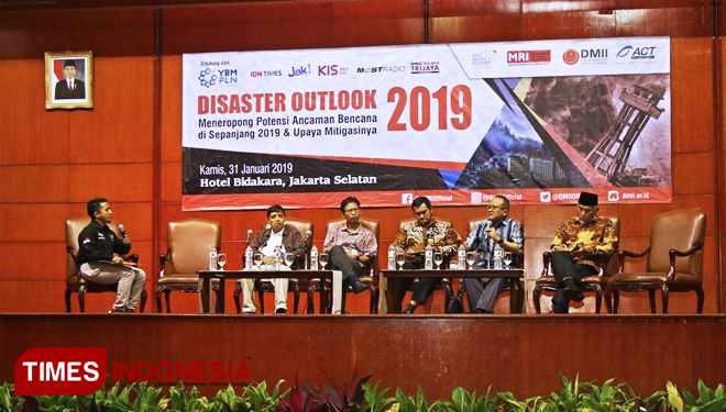 Pembahasan kerawanan bencana yang akan terjadi di Indonesia ini berlangsung cukup gayeng dan sarat informasi-informasi baru seputar kebencanaan. (FOTO: AJP/TIMES Indonesia)