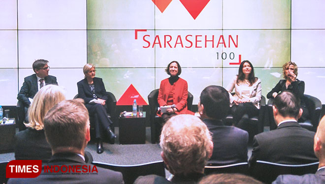 Para pembicara acara Sarasehan ke-100 di Brandenburger Tor Museum, Berlin, Jerman (Foto: Iwa/TIMES Indonesia)