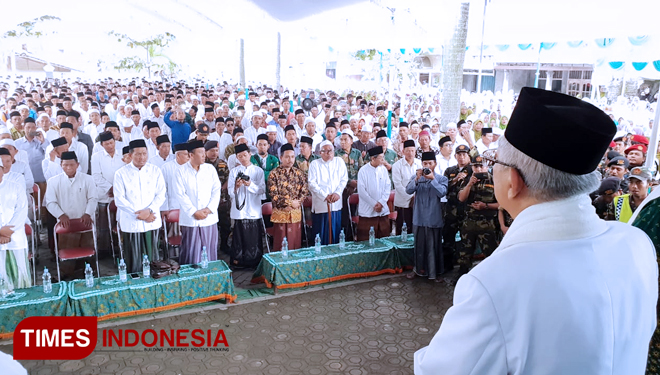 Cawapres nomor urut 01, KH Ma'ruf Amin saat bersilaturahmi ke Pesantren Al-Hidayat Krasak, Demak. (FOTO: Monang Sinaga for TIMES Indonesia)