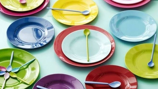 Ilustrasi-Penggunaan piring plastik saat masakan panas akan berbahaya bagi kesehatan (sumber foto: idea.grid.id)