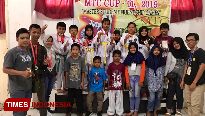 Tim atlet taekwondo Dojang Trihanggo, Gamping, Sleman, Yogyakarta berhasil memborong medali pada even MTC Cup ke-11 2019 di GOR Sleman pada Jumat (8/2/2019). (FOTO: Istimewa/TIMES Indonesia)